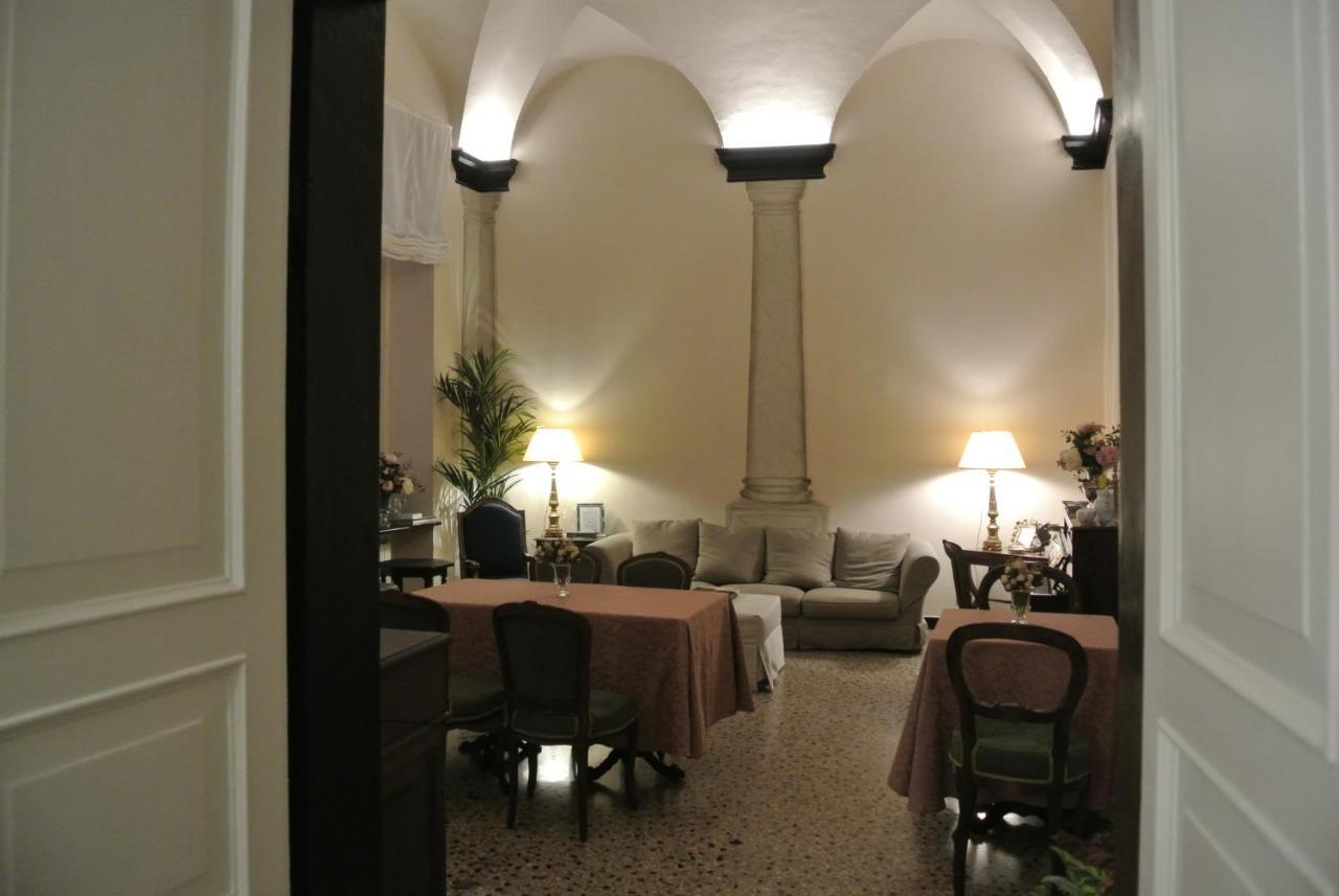 Palazzo Zecchino B&B Génova Exterior foto